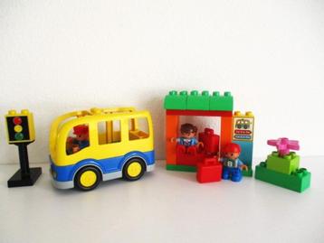 duplo schoolbus  beschikbaar voor biedingen