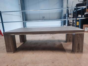 Moderne salontafel greywash beschikbaar voor biedingen