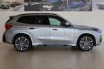 BMW iX1 eDrive20 M Sport Pro | Innovation Pack | Travel Pack, Auto's, BMW, Stof, Met garantie (alle), 67 kWh, 204 pk