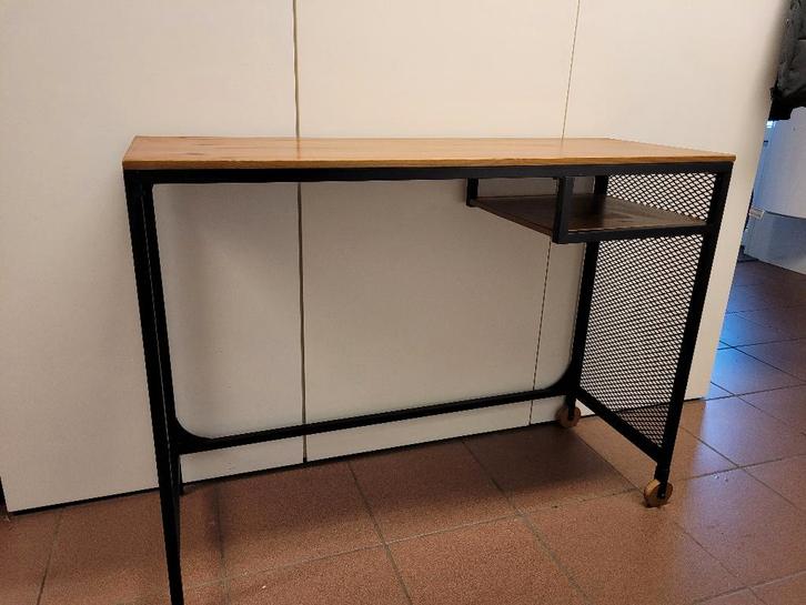 FJÄLLBO laptoptafel / bureau, Computers en Software, Laptoptafels, Zo goed als nieuw, Ophalen