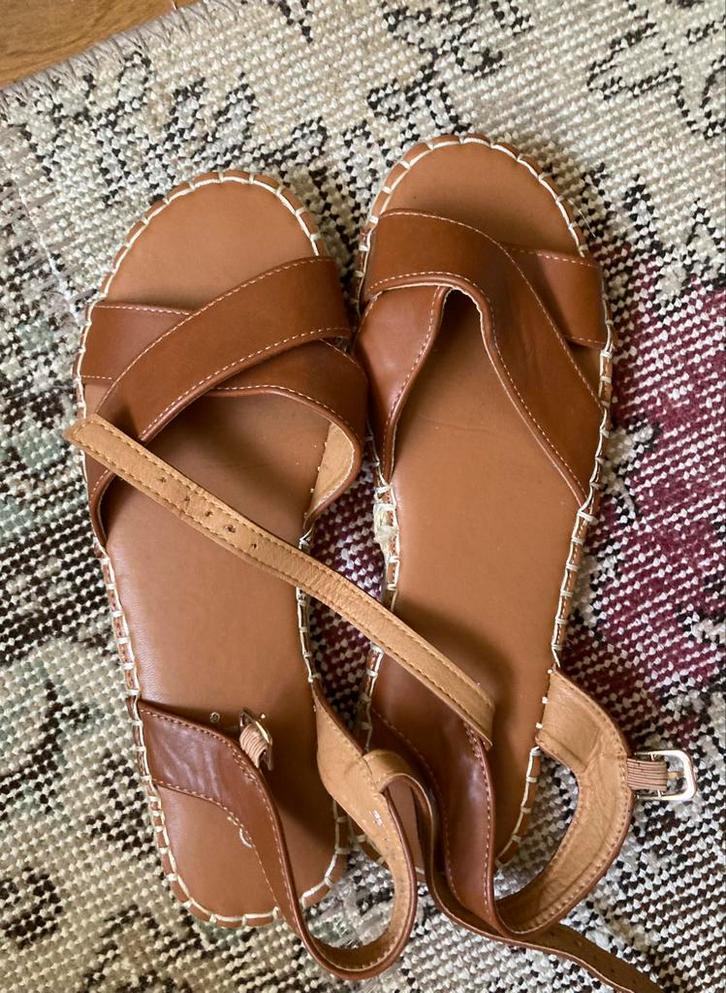 Cognackleurige C’M Paris sandaaltjes – maat 39, Kleding | Dames, Schoenen, Zo goed als nieuw, Sandalen of Muiltjes, Bruin, Ophalen of Verzenden
