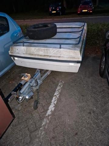 Lege vouwagen beschikbaar voor biedingen