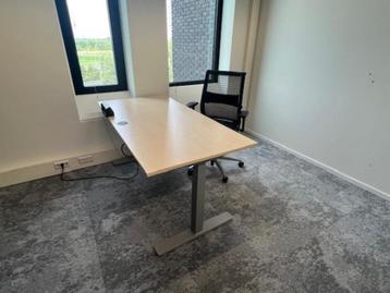 Kinnarps Zit-sta bureau met BachMann stopcontact, 6 stuks - afbeelding 21