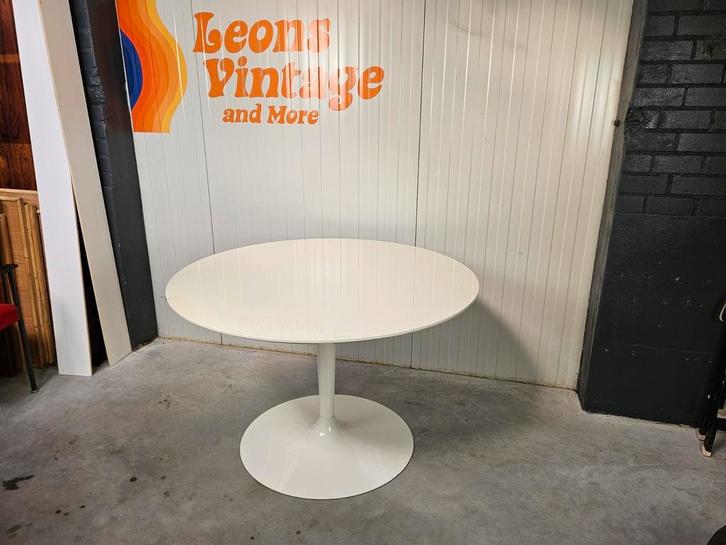 Vintage Italiaanse tulpvoet eettafel Calligaris, Antiek en Kunst, Antiek | Meubels | Tafels, Ophalen of Verzenden