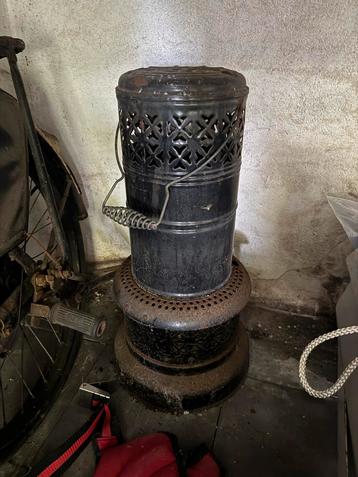 Oude oliekachel - Vintage Verwarming beschikbaar voor biedingen