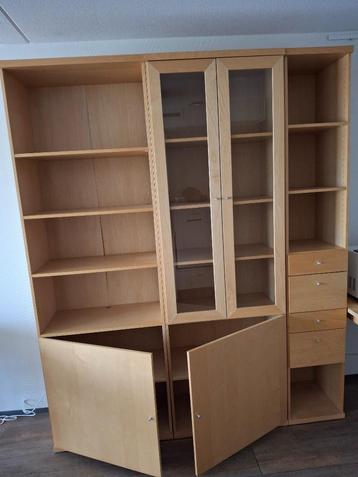 GRATIS EN PER DIRECT OP TE HALEN: kast met planken