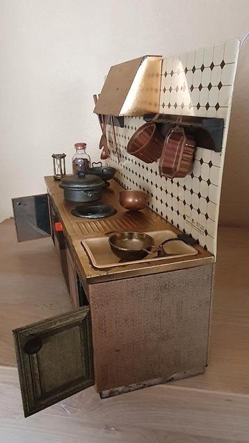 Vintage metalen/blikken keukentje. 