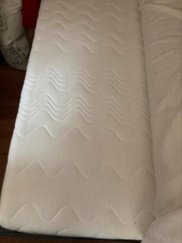 Elektrisch verstelbaar bed inclusief nieuw matras beschikbaar voor biedingen