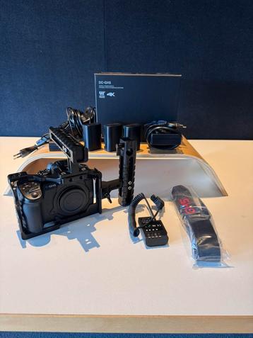 Panasonic Lumix DC-GH5 incl. SmallRig cage beschikbaar voor biedingen