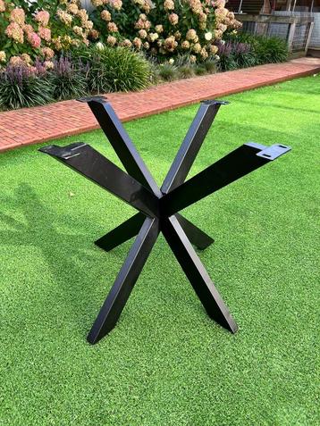 Moderne metalen tafelpoot voor eettafel beschikbaar voor biedingen