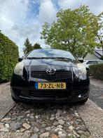 Toyota Yaris 1.0 12V Vvt-i 5DR Terra 2008 Zwart, Auto's, Voorwielaandrijving, 527 kg, 750 kg, Zwart