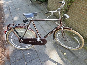Klassieke heren fiets beschikbaar voor biedingen