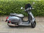 Vespa GTS 300 Super Sport - Akrapoviç, Scooter, Particulier, 278 cc, 1 cilinder