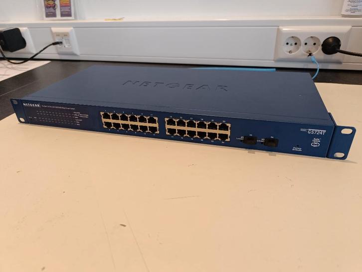 NETGEAR GS724Tv4 switch, Computers en Software, Netwerk switches, Gebruikt, Ophalen