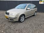 Skoda Fabia Combi 1.4-16V Elegance NIEUWE APK ! TREKHAAK, Voorwielaandrijving, Gebruikt, 4 cilinders, 1070 kg