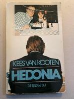 Hedonia - Kees van Kooten, Gelezen, Kees van Kooten, Ophalen of Verzenden, Nederland