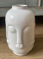 Prachtige witte vaas met gezichten en gouden rand, Ophalen of Verzenden, Zo goed als nieuw, Overige kleuren, Minder dan 50 cm
