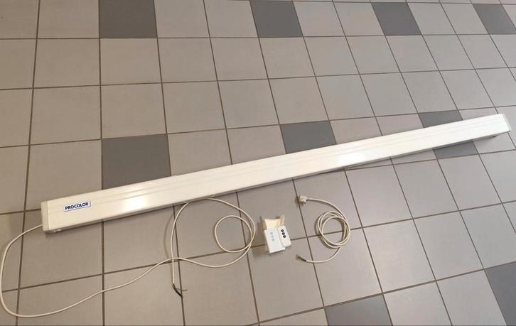 Projecta Elektrisch oprolbare Projectiescherm beamerscherm, Audio, Tv en Foto, Projectieschermen, Zo goed als nieuw, Elektrisch