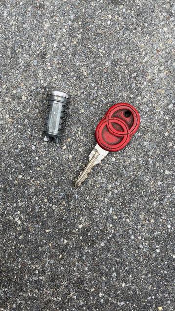 Originele Gilera Runner sleutel beschikbaar voor biedingen