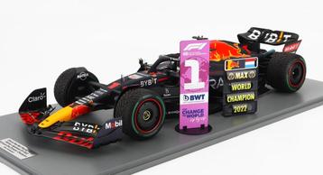 Max verstappen Red Bull RB18 World champion Japan 2022 1:12 beschikbaar voor biedingen