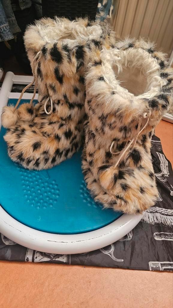 Snowboots van  O'Neil. Dubbel gevoerd. Geen natte voeten, Kleding | Dames, Schoenen, Zo goed als nieuw, Snowboots, Ophalen of Verzenden