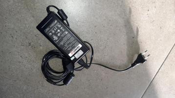 Laptop voedingen adapters opladers 2 beschikbaar voor biedingen