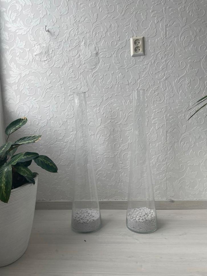 Twee Hoge Doorzichtige Vazen (1 meter), Huis en Inrichting, Woonaccessoires | Vazen, Zo goed als nieuw, Wit, 75 cm of meer, Glas