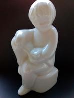 Witte aardewerk boekensteun jongen leest boek, Ophalen of Verzenden, Gebruikt, Mens