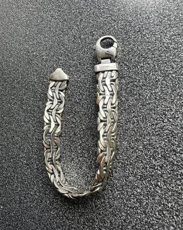 Zilveren armband beschikbaar voor biedingen