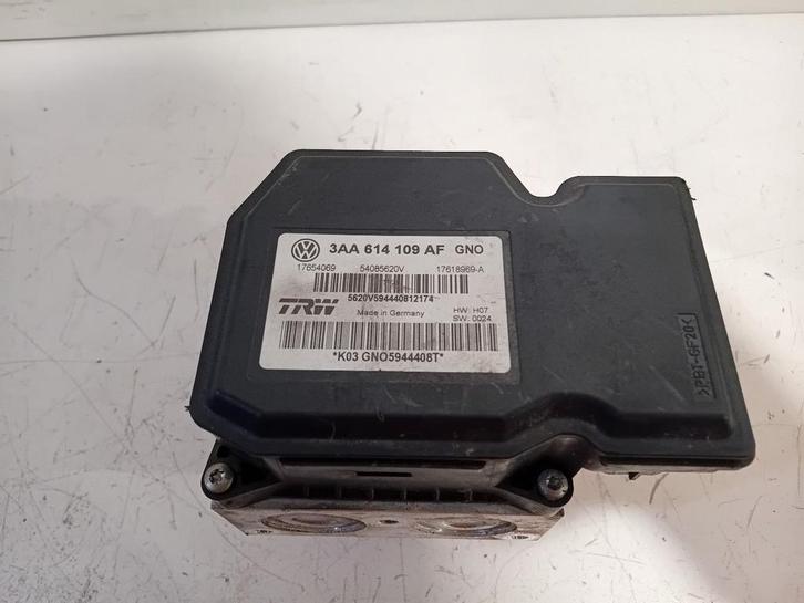 Abs pomp Volkswagen Passat, Auto-onderdelen, Remmen en Aandrijving, Volkswagen, Gebruikt, Herkomst onderdeel bekend, 12 maanden garantie