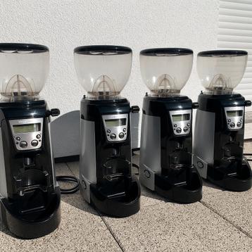 Meerdere Casadio Enea On Demand Koffiemolens beschikbaar voor biedingen