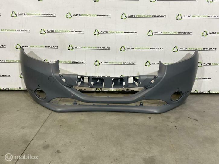 Voorbumper Peugeot 208 NIEUW MET PDC IMITATIE 1608066180, Auto-onderdelen, Carrosserie en Plaatwerk, Bumper, Peugeot, Voor, Gebruikt