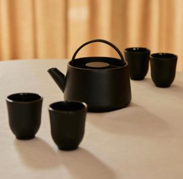 Nieuw! Serax theepot en kopjes van Sergio Herman zwart 186,- beschikbaar voor biedingen