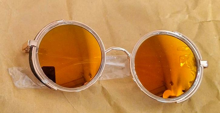 Zonnebril sideshield goudkleurig, Sieraden, Tassen en Uiterlijk, Zonnebrillen en Brillen | Heren, Nieuw, Zonnebril, Overige merken