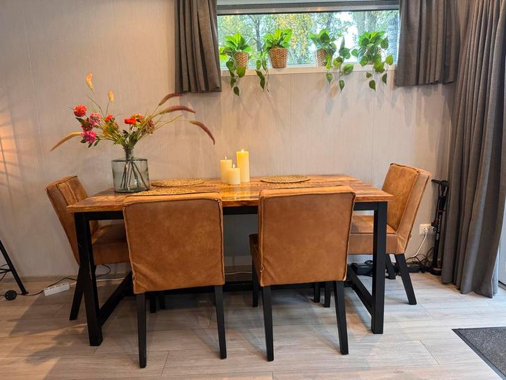 Industriële Eethoek: Tafel + 4 Cognac Stoelen, Huis en Inrichting, Tafels | Eettafels, Zo goed als nieuw, 50 tot 100 cm, 150 tot 200 cm
