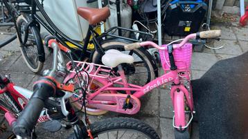 Partij opknappen kinderfietsen  totaal acht stuks beschikbaar voor biedingen
