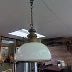 Mooie hanglamp met melkglazen kap doorsnede 40 cm €7.50, Huis en Inrichting, Lampen | Hanglampen, Ophalen of Verzenden, Zo goed als nieuw