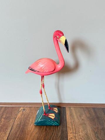 Beeld van een Flamingo beschikbaar voor biedingen