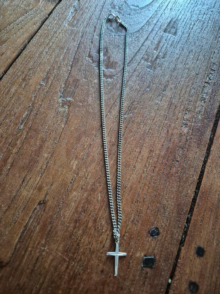 Zilveren ketting met kruisje 45 cm lang, Sieraden, Tassen en Uiterlijk, Kettingen, Zo goed als nieuw, Zilver, Zilver, Ophalen of Verzenden