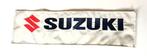 SUZUKI  embleem patch - dealer overall - 28,5x8cm.jpeg, Verzamelen, Automerken, Motoren en Formule 1, Ophalen of Verzenden, Auto's
