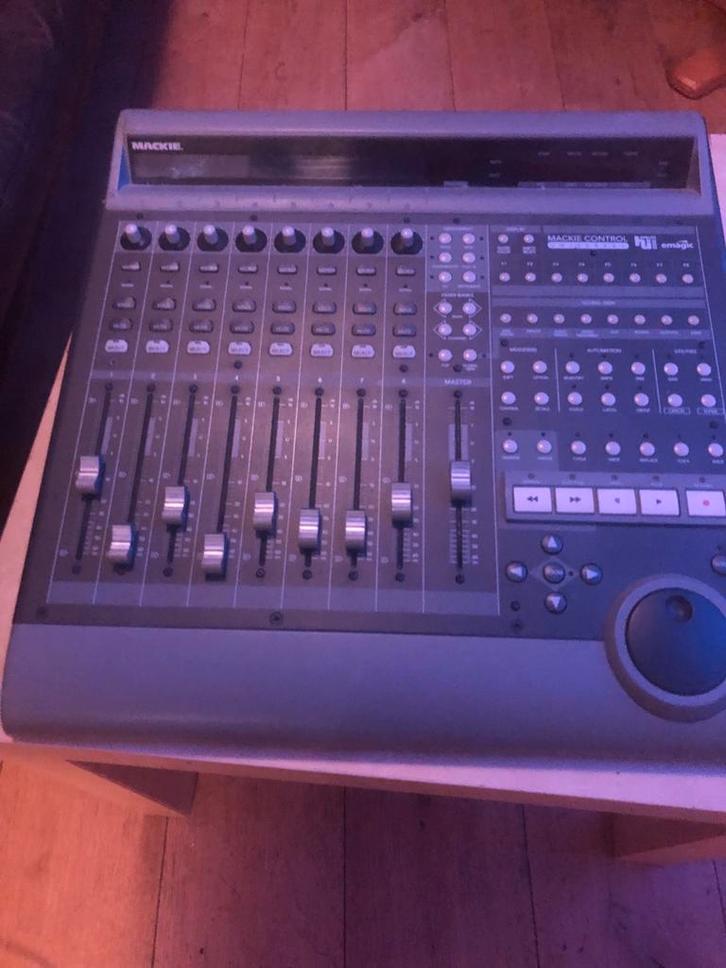 Mackie Control Universal mengpaneel, Muziek en Instrumenten, Mengpanelen, Gebruikt, 5 tot 10 kanalen, Microfooningang, Ophalen of Verzenden