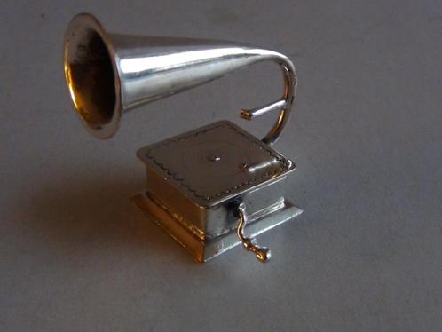 Miniatuur zilver CX6 oude gramofoon zilveren miniaturen, Antiek en Kunst, Antiek | Goud en Zilver, Zilver, Verzenden
