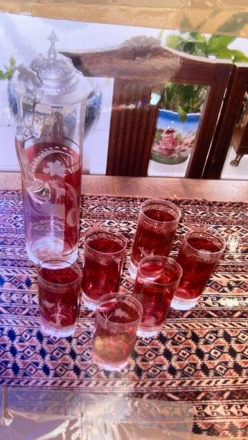 Antiek Bierset met Kan en Glazen beschikbaar voor biedingen