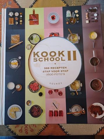 2 Delen Kookschool Keda Black Laura Zavan. 20 euro samen beschikbaar voor biedingen