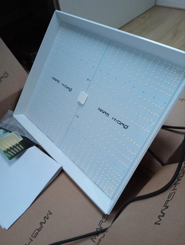 Mars Hydro TSW2000 LED Kweeklamp, Tuin en Terras, Buitenverlichting, Zo goed als nieuw, Overige typen, Aluminium, 250 watt of meer