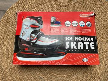 Verstelbare Nijdam IJshockeyschaatsen - maat 34 - 37 beschikbaar voor biedingen