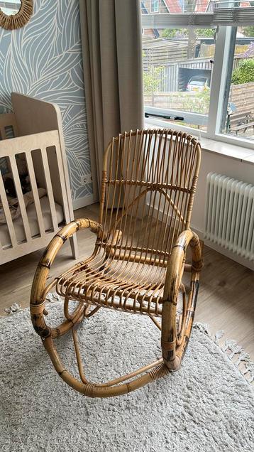 Rotan schommelstoel  beschikbaar voor biedingen