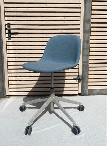 Nieuwe Muuto Fiber Side Chair bureaustoel verstelbaar beschikbaar voor biedingen