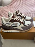 Louis Vuitton run away sneaker, Bruin, Nieuw, Ophalen of Verzenden, Sneakers of Gympen