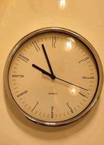 Mooie wandklok - 19cm doorsnede, Huis en Inrichting, Ophalen of Verzenden, Gebruikt, Analoog, Wandklok